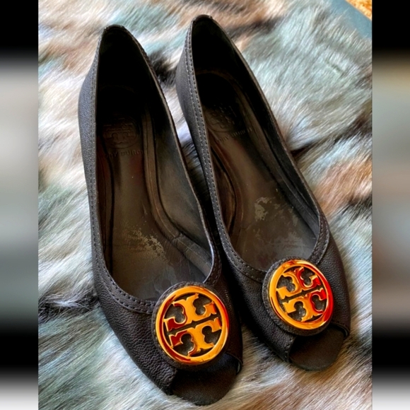 Tory Burch Black Peep-Toe Flats, Size 6 - Picture 1 of 7
